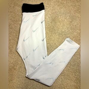 Nike white leggings size medium